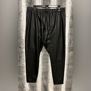Old Navy Faux Leather Black Leggings size XL (16-18) NWOT